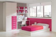 Детска стая в бяло и червено Детска стая в бяло и червено